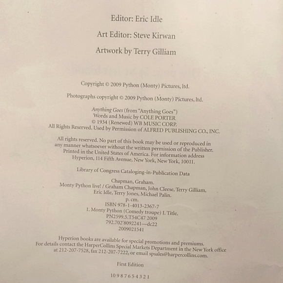 Monty Python LIVE Softcover Book 2009 - Picture 6 of 17